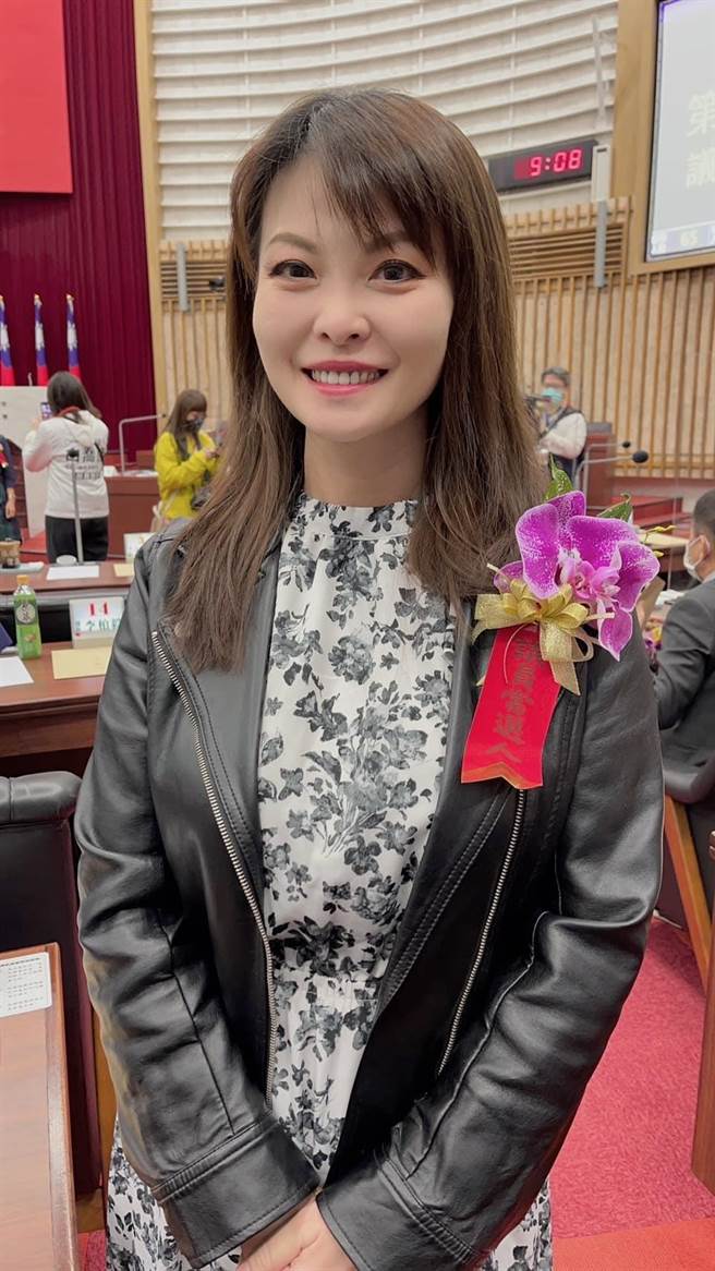 国民党党团总召则由5连霸资深议员陈美雅接下，她强调，会组成战力、火力最强党团，好好监督高雄市政府。（柯宗纬翻摄）
