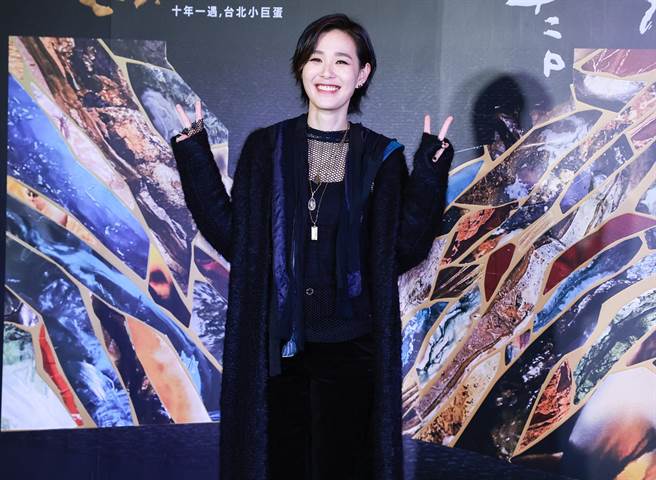 安溥小巨蛋演唱会圆满落幕，在后台分享演出心得。（陈俊吉摄）