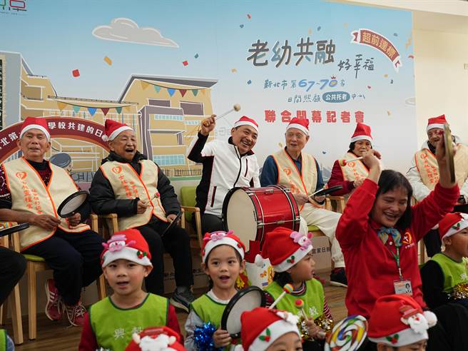 侯友宜今26日到三重区的兴谷社区长照机构参加开幕活动。(黄敬文摄)