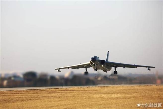 共軍東部戰區昨日於台灣周邊進行軍演。（圖／取自東部戰區微博）