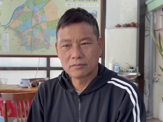 國民黨台南市議員李鎮國議長選舉時跑票，今天他兩度向支持者道歉，還說「被民進黨騙了」。（洪榮志攝）