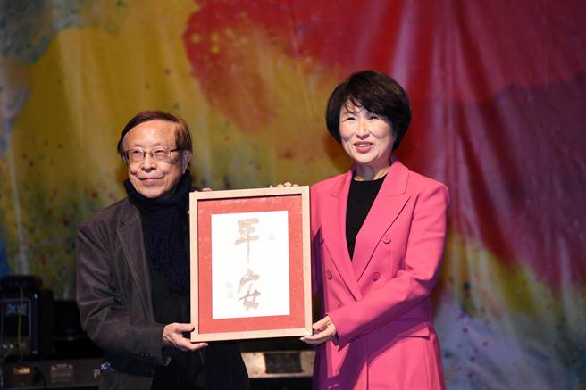 台东县长饶庆铃就职典礼，今天盛大举行。（庄哲权摄）