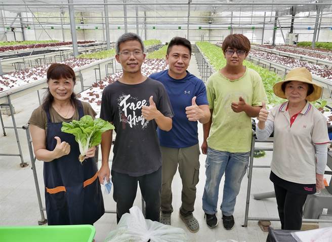 高雄市政府农业局推广智慧农业有成。（高雄市农业局提供／林瑞益高雄传真）