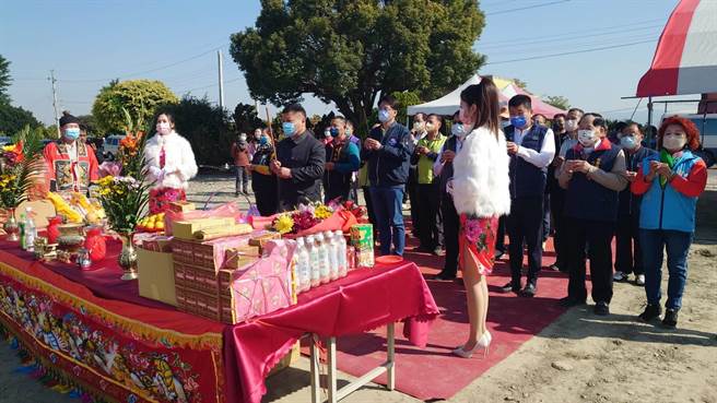 李玄在說，他非常重視殯儀館使用空間問題，從開始規劃新建殯儀館至今，很高興在他上班第一天動土，讓他感到非常欣慰。（吳建輝攝）