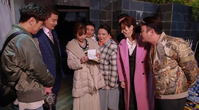 罗巧伦剧中意外身亡，许多演员到场为她加油打气。（民视提供）