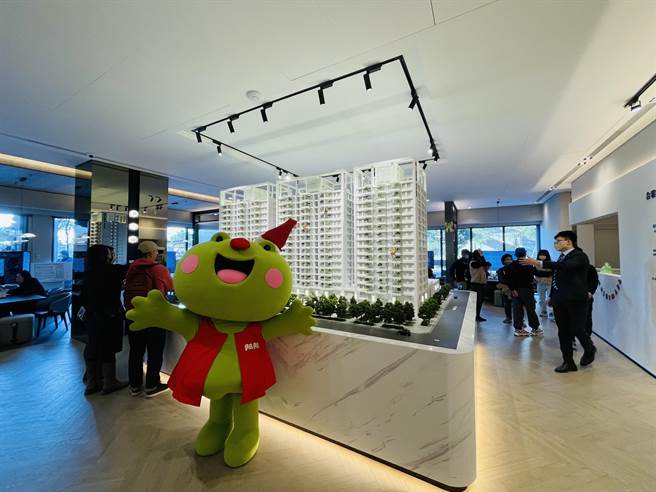 现场规画「三发．首席大院」已购户至VIP天幕区享用特殊餐点，两天计有150位已购客VIP享受此服务。（柯宗纬翻摄）