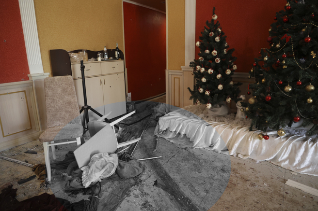 据悉当天是罗戈津59岁生日，他和几位傀儡官员一起用餐庆祝。其实近几个月来，他一直待在顿内次克市以支持俄军，这次会成为目标，推测是行踪不小心泄漏。(图/美联社) 
