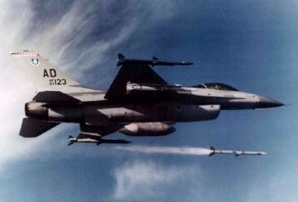 30 年前今天 F-16首次視距外擊落敵機 