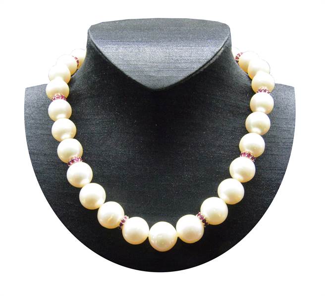 红宝石珍珠项炼。（台北分署提供）