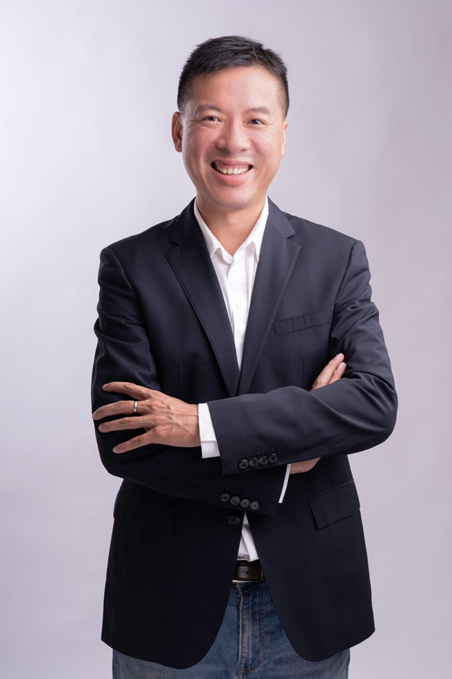 玄奘大学杰出校友-新任新竹市政府民政处处长严翊琦。(图片/严翊琦处长提供)