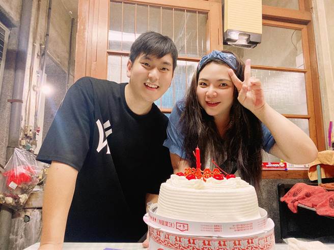 小甜甜与教会之间的风波意外爆出昔日甜蜜的夫妻关系有异样。（摘自小甜甜脸书）