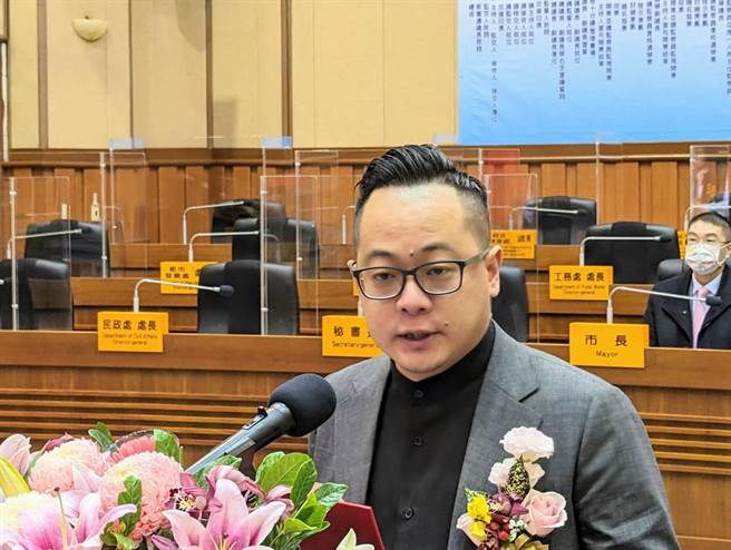 基隆市议会议长童子玮表示，他支持基隆市升格直辖市的构想，并认为可由基隆府会共同召开会议，广纳市民意志。（张志康摄）