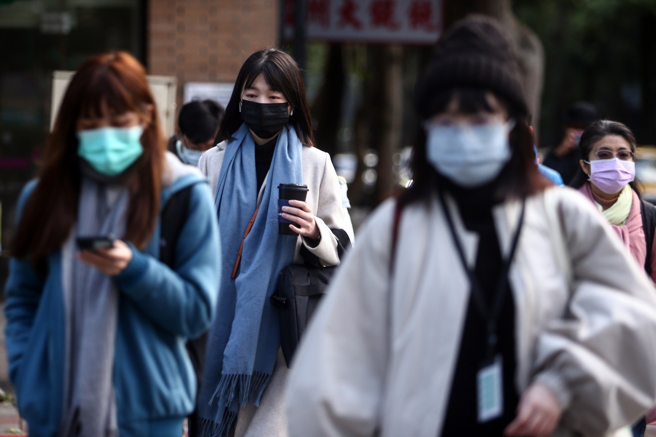 一名女网友表示，在台北念书的德国朋友，被近日的低温冷得受不了，直呼台湾比德国还冷。（图／示意图，记者邓博仁摄影）