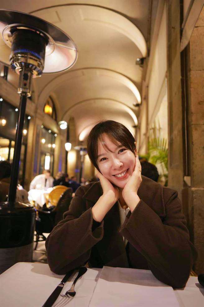 天心與老公一起前往南歐度假。（福隆經紀提供）