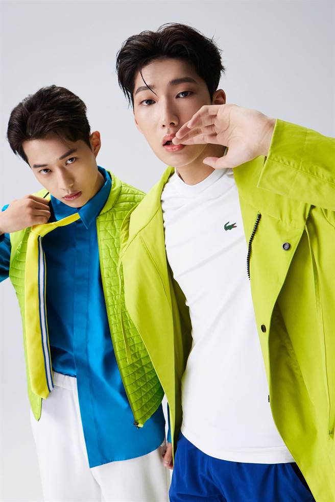 ：「原子少年」金云（右）、江尚儒好交情，连续2年一起跨年。（伊林娱乐提供，服装LACOSTE）
