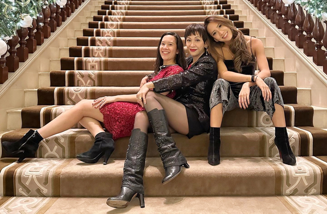 63岁余安安（中）身材保养得宜。（图／翻摄自candiceyuonon IG）