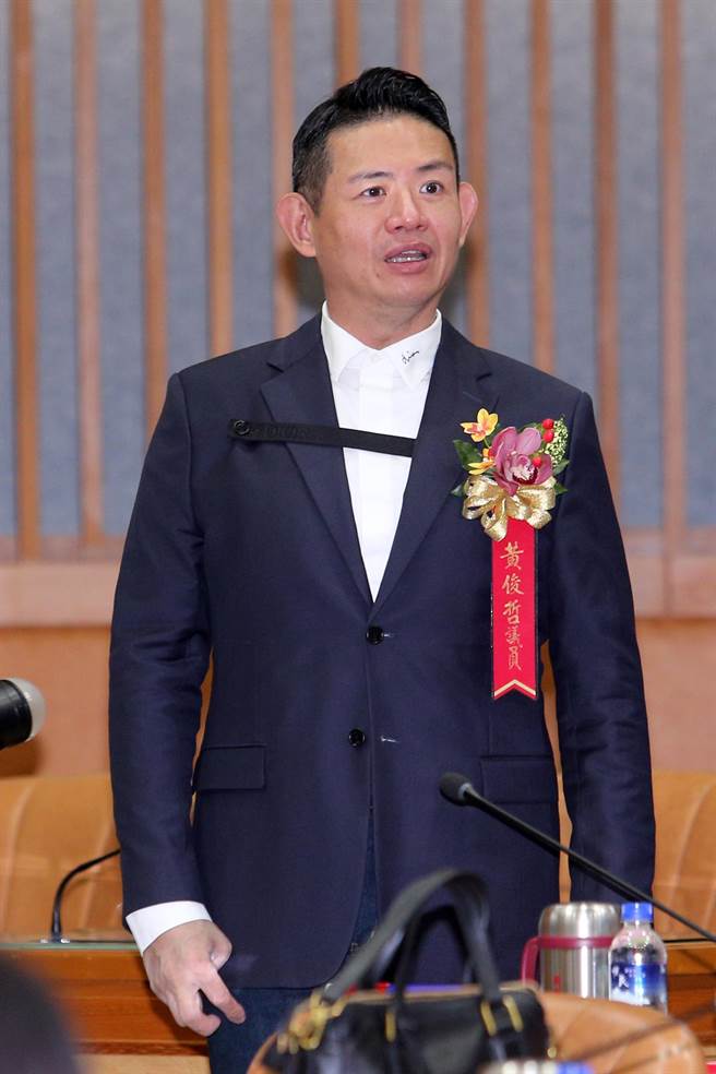 新北市议员黄俊哲涉嫌贿选，遭新北地检署提起当选无效之诉。（黄世麒摄）