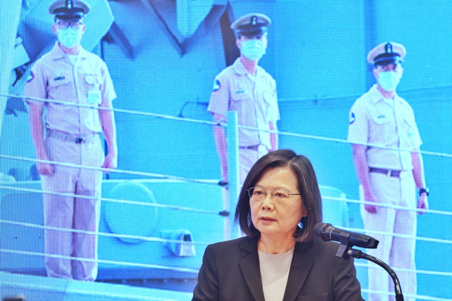 蔡英文總統27日主持「強化全民國防兵力結構調整方案記者會」，並在會上表示，只要台灣夠強就不會變戰場，青年就不用上戰場。（資料照,杜宜諳攝）