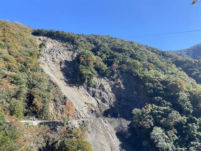 宜蘭縣台7線雙向49K大漢橋至50K大曼路段於春節期間不開放，每日實施2時段戒護通行。（公路總局提供／吳佩蓉宜蘭傳真）