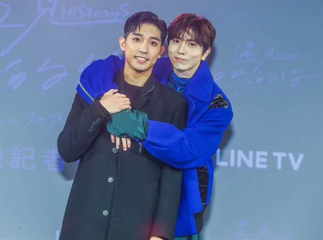 陈玺安（后）、徐韬外型登对。（粘耿豪摄）