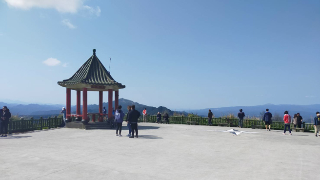 雙溪區著名景點不厭亭，可遠眺壯麗山景。(圖／雙溪區公所)

