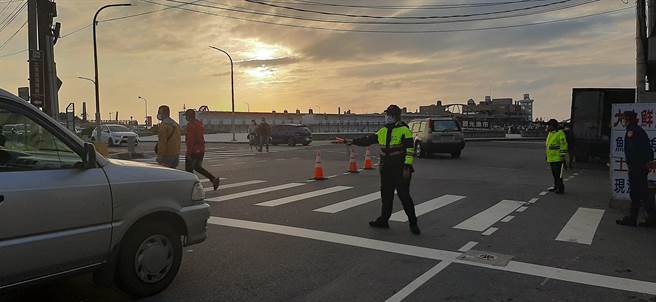 跨年与元旦连假将至，桃园市杨梅警分局针对辖内重要道路提前规画交通疏导措施。（翻摄画面／蔡明亘桃园传真）