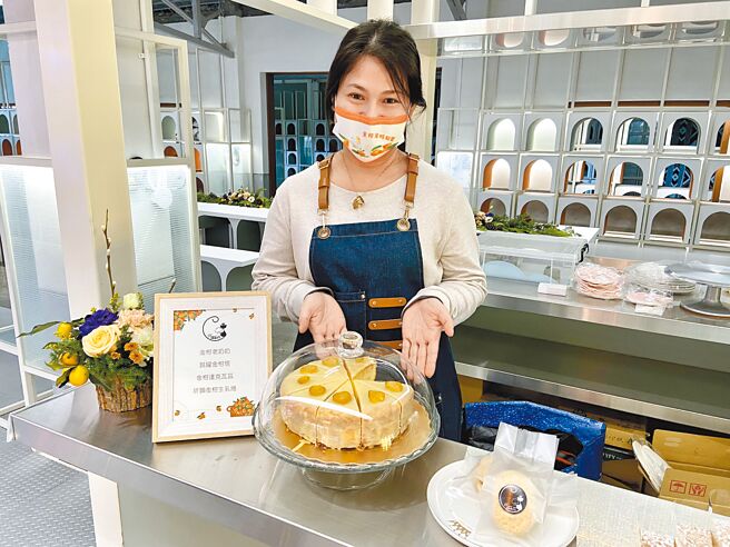 宜兰县的「金柑策略联盟」在金柑甜点创意研发、食农教育推广及产销履歷验证下功夫；县内有15个青创店家研发出30种创意甜点，希望金柑可以更年轻化、时尚化，并在栽培技术上不断创新，让农民收益可以更好。（吴佩蓉摄）