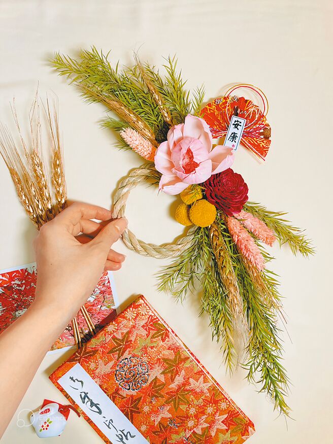 12月31日跨年限定「花藝注連繩DIY」活動，用花藝之美喜迎新年。（日勝生加賀屋提供）