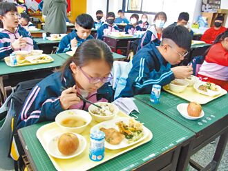 雲林台日學校交換菜單 營養午餐有異國風