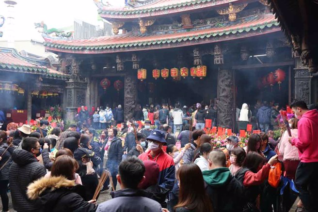 鹿港天后宫正月初一人潮。(图／鹿港天后宫提供)
