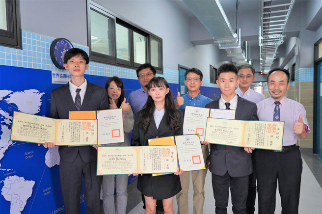 朝陽科大資訊學院逾60位學子取得日本、德國跨國雙碩士學位，表現十分優異。(圖／朝陽科大提供)
