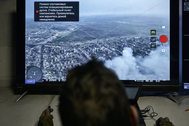 烏克蘭科技部長費多羅夫表示，計畫開發戰鬥無人機。（圖／美聯社）