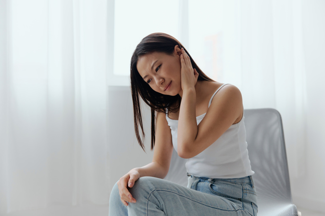 印度一名妇人睡完午觉后，出现头与耳朵剧痛的状况，到医院做检查才发现，耳里竟躲着一只小蜘蛛。(示意图/达志影像)