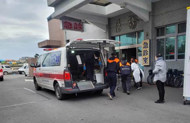台東霧鹿林道驚傳翻車意外。（讀者提供／蔡旻妤台東傳真）
