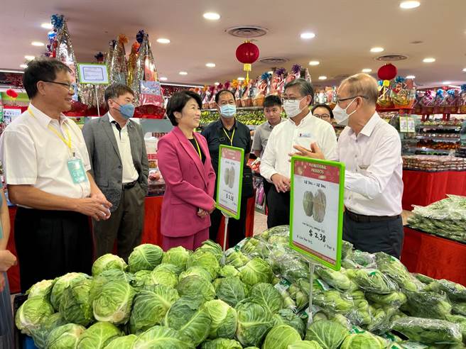 为协助台东凤梨释迦及在地农产品进军海外市场，台东县长饶庆铃率队前往新加坡。（台东县政府提供／蔡旻妤台东传真）