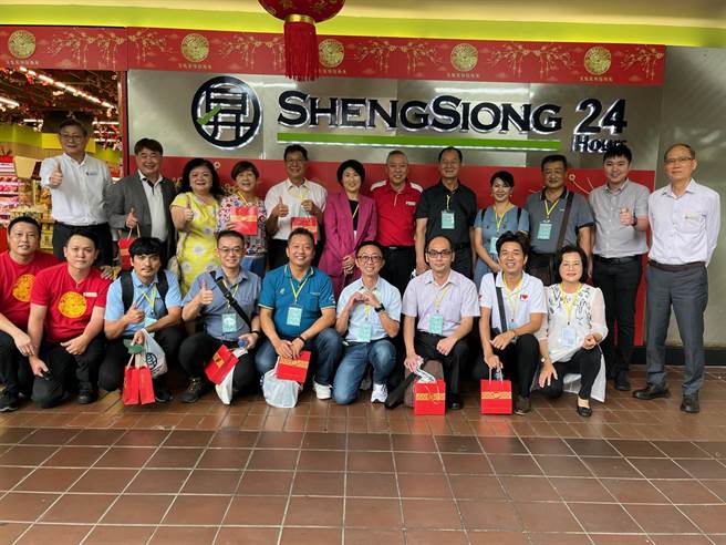 为协助台东凤梨释迦及在地农产品进军海外市场，台东县长饶庆铃率队前往新加坡。（台东县政府提供／蔡旻妤台东传真）