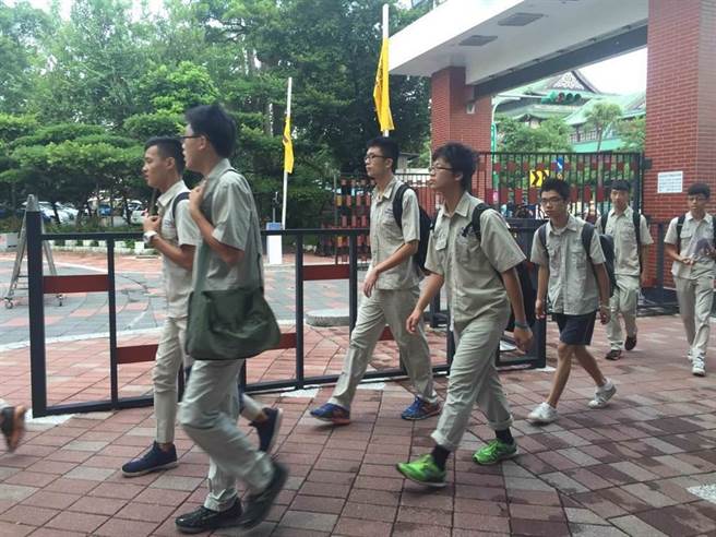 建中选出班联会正、副主席，希望校庆补假改成和北一女校庆同日。（资料照）