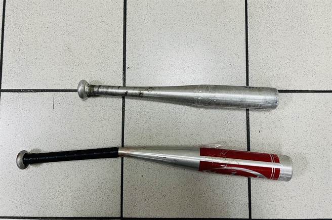 警方查扣犯案用球棒。（警方提供）