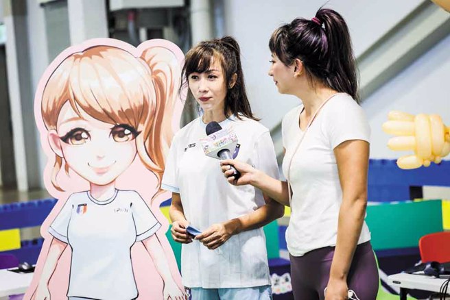 ▲中华民国迷你足球协会推广大使、台北市议员许淑华表示，足球运动有助孩童智力与体能发展，4岁到6岁是孩童运动神经发展最好的黄金时间。(图／中华民国迷你足球协会提供)
