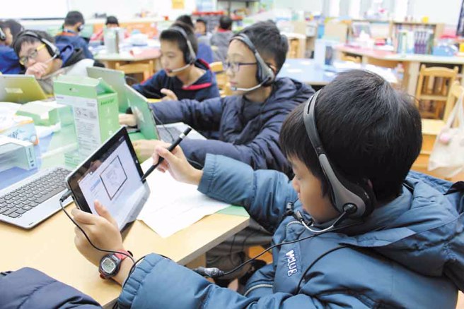 ▲透过数位学习，培育学生自主学习能力，未来成为终身学习者。(图／桃园市政府教育局)
