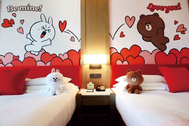 充满粉红泡泡的「浪漫满屋」房，相当适合情侣入住。(图／丽宝乐园渡假区)
