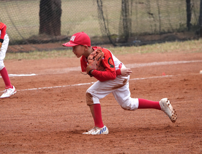 東園蒼鷹蔡瑀格在諸羅山盃低年級組冠軍戰繳出5局無安打完封勝。（毛琬婷攝）
