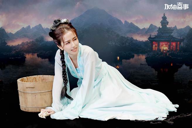 周晓涵剧中遭婆婆陈亚兰鞭打。（TVBS提供）