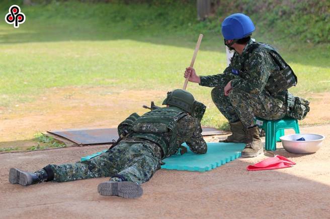 政府决定将兵役役期延长为1年，可能影响到大学运作。（本报资料照片）