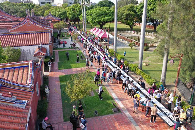 文武庙举办千人挥毫活动。(图／鹿港镇公所提供)

