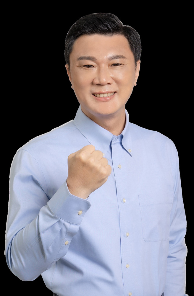   领航员：许志宏（鹿港镇长）10天的年假里，是否有安排出外游玩的计划呢？兼具多元文化意涵的鹿港小镇，相信是您不可错过的选项！志宏在此向全国乡亲好朋友们拜年，祝福新的一年里，福兔迎祥、诸事迪吉。(图／鹿港镇公所提供)

