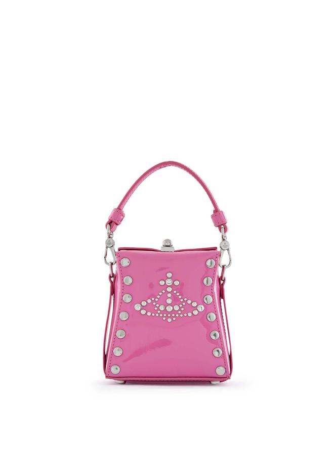 Vivienne Westwood Hazel 系列漆皮粉钟摆包，1万9500元。（Vivienne Westwood 提供）