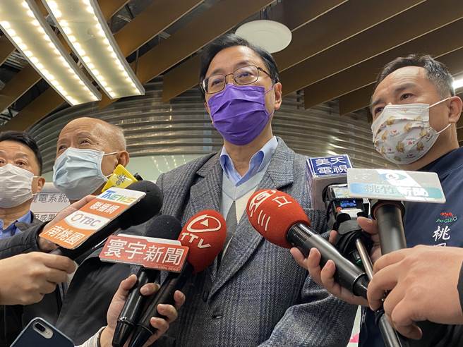 桃園市長張善政提醒行政院，應尊重行之有年的慣例。（蔡明亘攝）