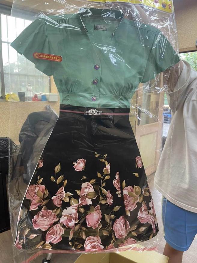 新化白骨案，警方烧了许多件衣物给陈姓女死者。（读者提供／程炳璋台南传真）