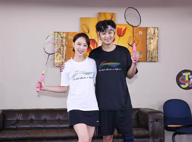 勇兔（左）和张书伟分手后大方合体受访。（罗永铭摄）